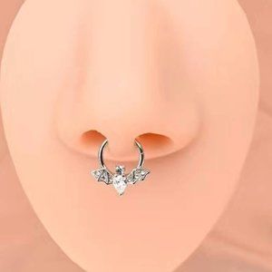 Piercing Bat with white cristal